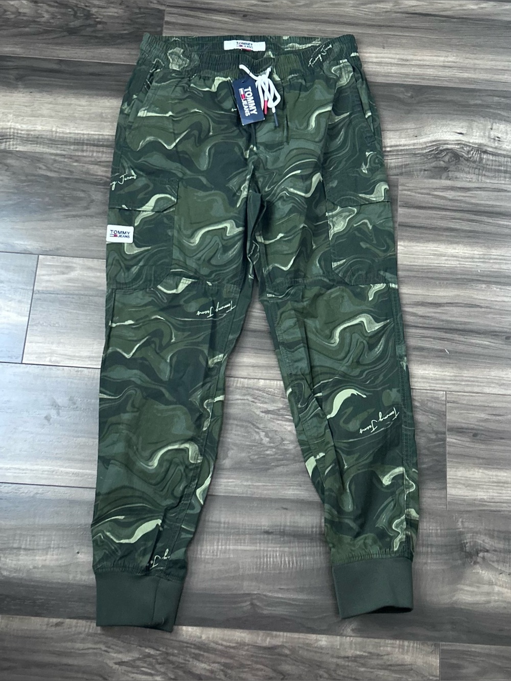 Tommy Hilfiger Cargo Pants Mens Medium Green Camo Jogger Lightweight New